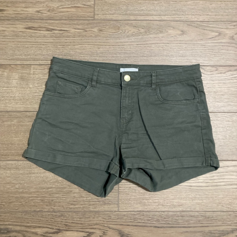 H&M Green shorts